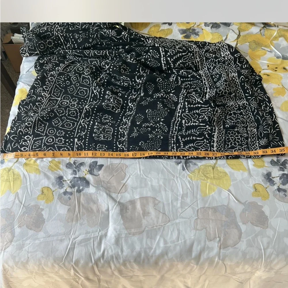 Elegant Black and White Patterned Maxi Skirt - Picture 8 of 8